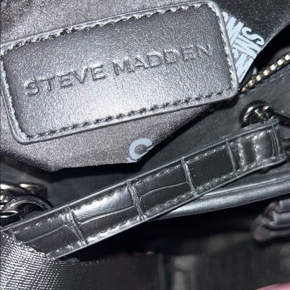 NWOT Sleek Black Briefcase with Textured Design and Gold Hardware - Picture 9 of 10